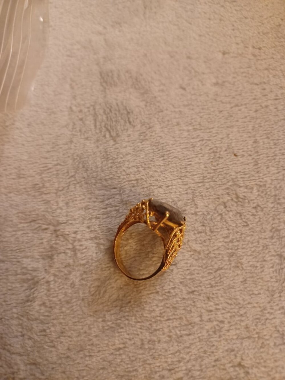 10k YG And Topaz Ring - Picture 7 of 8